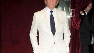 Après Giorgio Armani, une autre icône du stylisme s'est éteinte à 93 ans, sa couleur de prédilection était le rouge