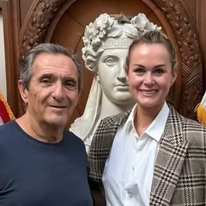 Serge Varsano est depuis quelques mois en couple avec Laeticia Hallyday.

Serge Varsano et Laeticia Hallyday @Instagram