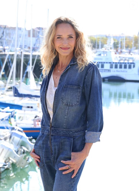 L’hypnothérapie reste une pratique non réglementée en France, avec des formations et des tarifs variables.

Helene de Fougerolles - Photocall de la série "Sam" lors de la 25ème édition du Festival de la Fiction de la Rochelle. Le 15 septembre 2023
© Denis Guignebourg / Bestimage