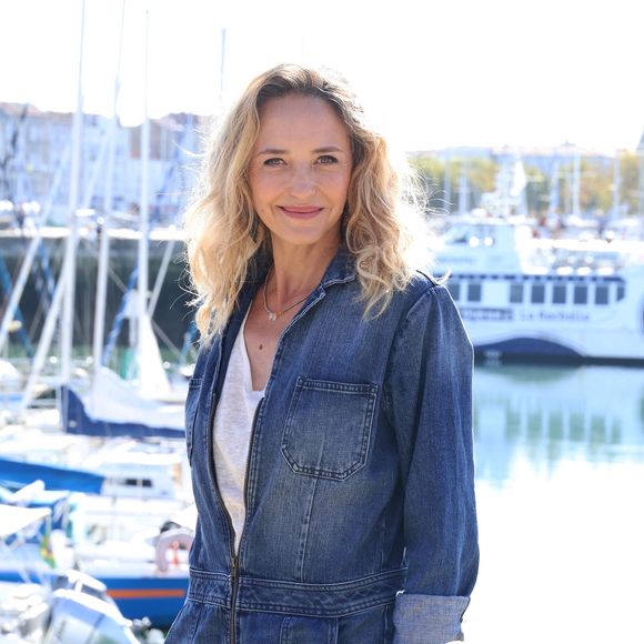 L’hypnothérapie reste une pratique non réglementée en France, avec des formations et des tarifs variables.

Helene de Fougerolles - Photocall de la série "Sam" lors de la 25ème édition du Festival de la Fiction de la Rochelle. Le 15 septembre 2023
© Denis Guignebourg / Bestimage