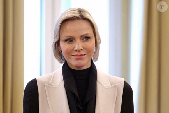 Une vente aux enchères ainsi qu’une tombola ont permis de collecter des fonds pour la Fondation Princesse Charlene.

Le Prince Albert II de Monaco et la Princesse Charlene de Monaco assistent à la distribution des cadeaux de la Croix-Rouge le 14 novembre 2024 à Monaco, Monaco. Pascal Le Segretain/Pool/ABACAPRESS.COM