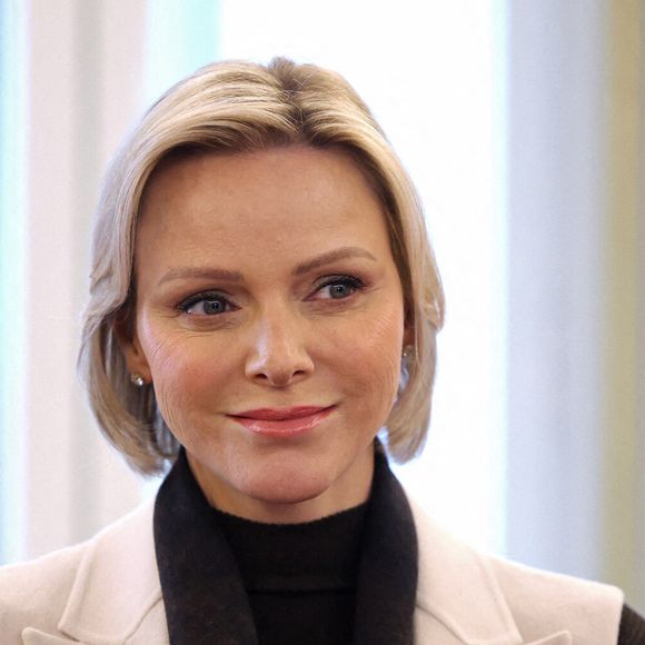 Une vente aux enchères ainsi qu’une tombola ont permis de collecter des fonds pour la Fondation Princesse Charlene.

Le Prince Albert II de Monaco et la Princesse Charlene de Monaco assistent à la distribution des cadeaux de la Croix-Rouge le 14 novembre 2024 à Monaco, Monaco. Pascal Le Segretain/Pool/ABACAPRESS.COM