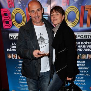 "Anne est ma femme, je l'ai épousée en 1989. Ça fait 35 ans. C'est mon trésor qui est toujours là", avait-il déclaré face à Laurent Baffie.

Bernard Campan et sa femme Anne à la générale de la pièce de théâtre "Rendez-vous en boîte" au théâtre de La Gaîté Montparnasse à Paris, le 7 avril 2014.

© Agence / Bestimage