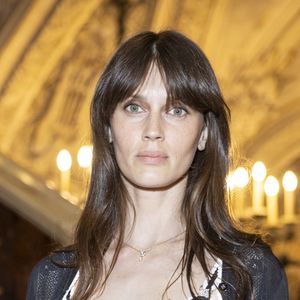 En dehors des plateaux, Marine Vacth partage sa vie avec le photographe Paul Schmidt, père de leur fils Henri, né en 2014, et pour lequel elle pose régulièrement, parfois de manière très intime. 

Marine Vacth au photocall du deuxième défilé de mode Chanel Haute-Couture automne-hiver 2024/2025 au palais Garnier lors de la Fashion Week de Paris, France, le 25 juin 2024. © Olivier Borde/Bestimage