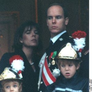 La princesse Caroline de Monaco, le prince Albert de Monaco, Andrea Casiraghi et Pierre Casiraghi lors des célébrations de la Fête nationale monégasque, en novembre 1991. Crédit photo : Marion Brenna / Bestimage.