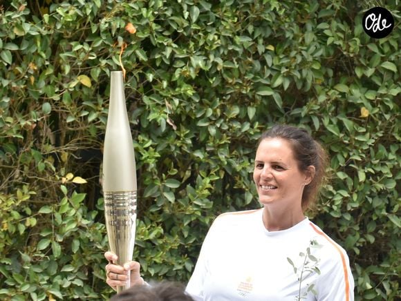 L’ancienne nageuse, Laure Manaudou est la première relayeuse française de la flamme olympique peu de temps après la cérémonie d'allumage sur le site antique d'Olympie, Grèce, le 16 avril 2024. © Intime/Panoramic/Bestimage