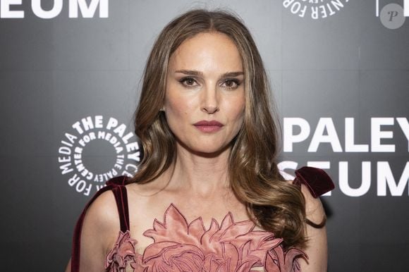 Natalie Portman, portant une robe de chez Oscar de la Renta, assiste à une projection spéciale de 'Lady in the Lake' au Paley Center for Media à New York. © Lev Radin/ZUMA Press Wire)