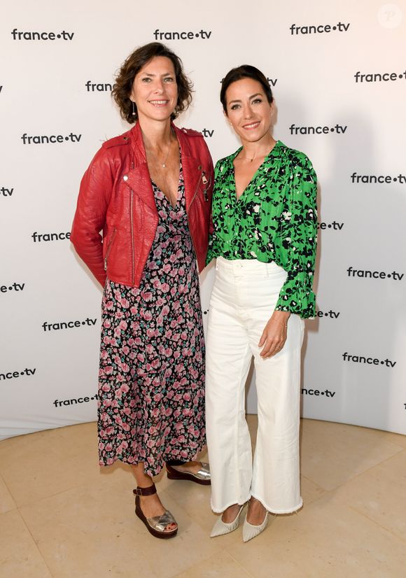 Virna Sacchi, Sophie Menut au photocall de la conférence de presse de France 2 au théâtre Marigny à Paris le 18 juin 2019 © Coadic Guirec / Bestimage
