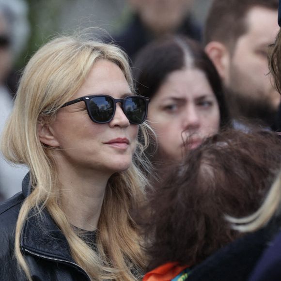 Virginie Efira arrive à l'enterrement de l'actrice belge Emilie Dequenne au crématorium du cimetière du Père Lachaise à Paris, France. Photo by Nasser Berzane/ABACAPRESS.COM