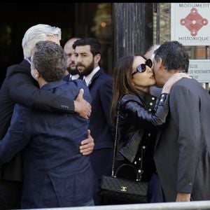 Elsa Zylberstein et Pascal Elbé - Arrivées aux obsèques de Nadia Farès en l'église Saint-Jean-de-Montmartre à Paris, le 24 avril 2026. N.Farès est décédée le 17 avril 2026 quelques jours après un "incident cardiaque" survenu le 12 avril 2026 dans la piscine du complexe sportif, Blanche (9ème).