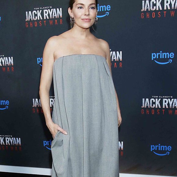 Pour mieux vivre sa période de post-partum a quelque peu bouleversé ses habitudes.

Sienna Miller assiste à la première mondiale de « Tom Clancy’s Jack Ryan: Ghost War », organisée par Prime Video et Amazon MGM, au Regal Cinema Times Square à New York, le 15 mai 2026.