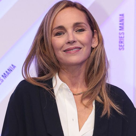 Alors que la canicule pousse de nombreux Français à rechercher un peu de fraîcheur, Claire Keim a choisi de changer ses habitudes.

Claire Keim au Festival Séries Mania à Lille 2026
© Stéphane Vansteenkiste / Bestimage