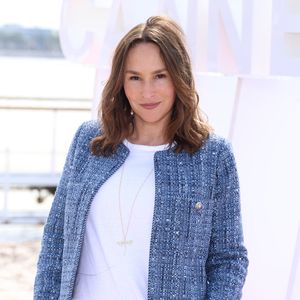 Vanessa Demouy - Photocall de "Ici tout commence" lors du 7ème festival international Canneséries à Cannes, le 6 avril 2024. © Denis Guignebourg / Bestimage