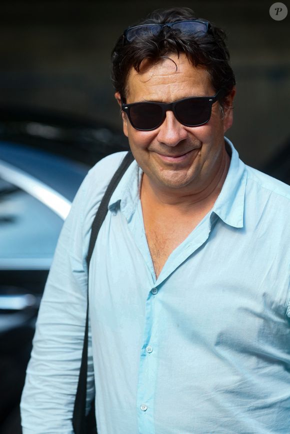 Laurent Gerra - Arrivées à l'enregistrement de l'émission de rentrée de "Vivement Dimanche" présentée par M. Drucker et qui sera diffusée le 27 août 2023 sur France 3 au Studio Gabriel à Paris, France, le 22 août 2023. © Christophe Clovis/Bestimage