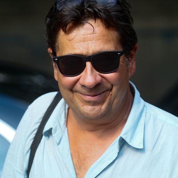 Laurent Gerra - Arrivées à l'enregistrement de l'émission de rentrée de "Vivement Dimanche" présentée par M. Drucker et qui sera diffusée le 27 août 2023 sur France 3 au Studio Gabriel à Paris, France, le 22 août 2023. © Christophe Clovis/Bestimage