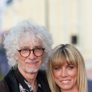 Louis Bertignac et Laetitia Brichet sur le tapis rouge du 35ème Festival du Film de Cabourg à Cabourg, France, le 11 juin 2021. Photo Aurore Marechal/ABACAPRESS.COM