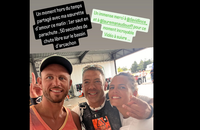 Laure Manaudou et son grand frère Nicolas ont sauté en parachute au bassin d'Arcachon avec David Lince. Instagram, le 5 août 2025.
