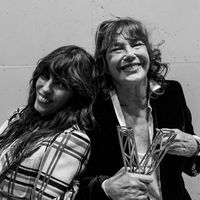Après le départ de Jane Birkin, Lou Doillon a quitté la France pour se "mettre à l’abri" : elle s’est réfugiée dans un pays voisin