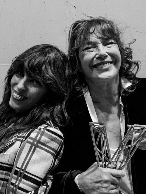 Après le départ de Jane Birkin, Lou Doillon a quitté la France pour se "mettre à l’abri" : elle s’est réfugiée dans un pays voisin
