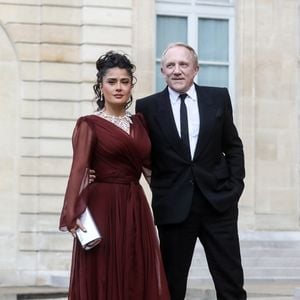 L'actrice américano-mexicaine Salma Hayek et Francois-Henri Pinault, homme d'affaires français - Arrivée des invités au dîner d'Etat en l'honneur du président chinois Xi Jinping et de sa femme la Première Dame Peng Liyuan au palais présidentiel de l'Elysée à Paris, France, le 6 mai 2024. © Stéphane Lemouton / Bestimage