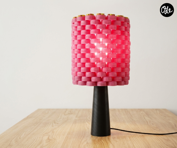 Il est possible de créer une lampe originale avec ces bouchons.

Des idées originales pour recycler les bouchons des bouteilles en plastique