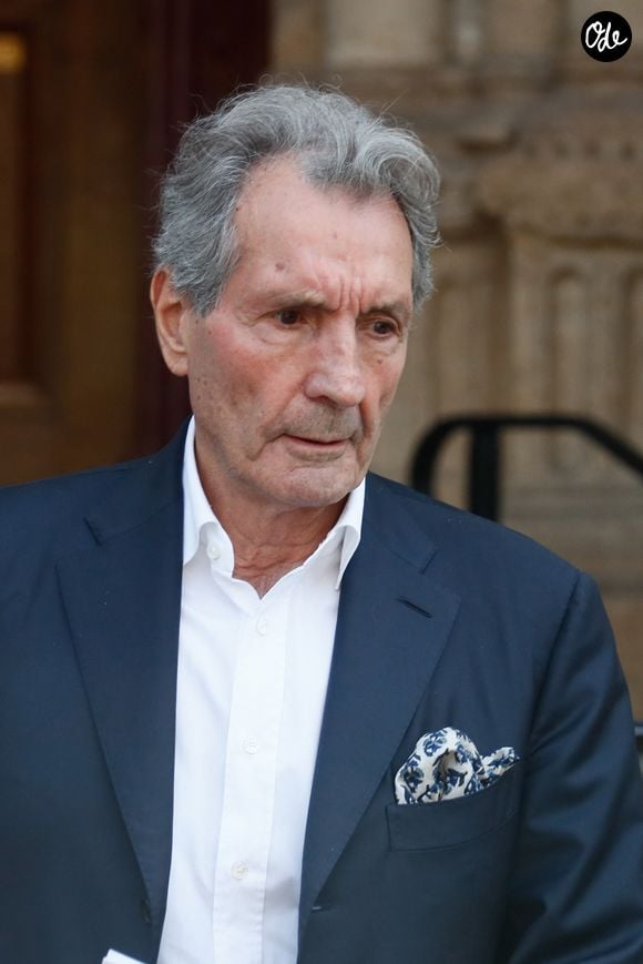 Le journaliste de 77 ans possède une maison au-dessus du Vigan, près de la région où il a grandi.

Jean-Jacques Bourdin - Sorties des obsèques de Philippe Labro en l'église de Saint-Germain-des-Prés à Paris le 13 juin 2025. © Dominique Jacovides - Christophe Clovis / Bestimage