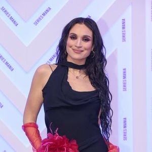 Poussée par une amie de son entourage qui lui a vivement conseillé d'aller "voir cette personne", Camélia Jordana s'est laissée convaincre. Le résultat de cette séance de thérapie a été immédiat et radical. "Je la bénis, car grâce à elle, j'ai pris mes jambes à mon cou !"

Camélia Jordana au photocall de la première de la série The Audacity lors du festival Series Mania 2026 à Lille, France, le 21 mars 2026. © Stéphane Vansteenkiste/Bestimage
