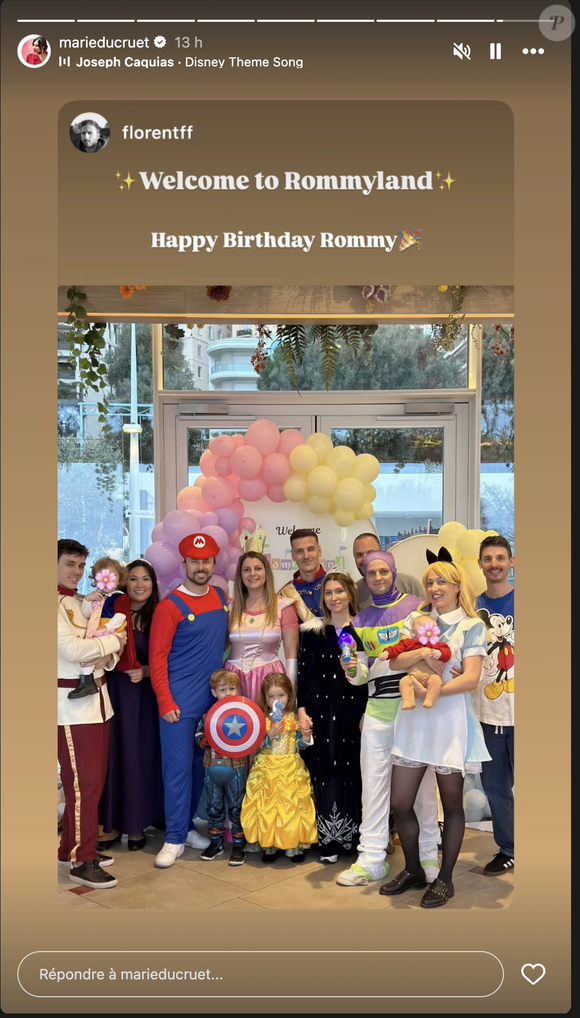 En effet, Louis Ducruet a accepté de vêtir d'un costume de prince alors que son épouse, a choisi celui de la sorcière. Leurs deux filles sont déguisées en princesse et en nain.