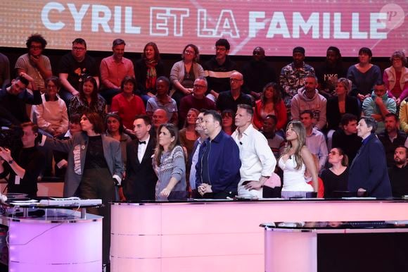 "J'ai beaucoup de chance. J’ai été opérée et tout va très bien. J’ai récupéré environ 80 % de mon audition", a-t-elle expliqué avec émotion.

Exclusif - Géraldine Maillet, Jordan Deluxe, Valérie Benaim, Olivier Dartigolles, Raymond Aabou, Matthieu Delormeau, Nawarra sur le plateau de l'émission TBT9 (Tout beau, tout neuf) présentée par C.Hanouna et diffusée en direct sur W9, à Paris, France, le 8 janvier 2026. © Jack Tribeca/Bestimage