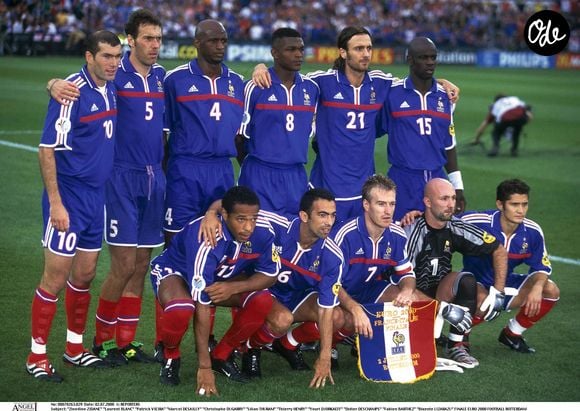 Zidane, Laurent Blanc, Patrick Vieira, Marcel Desailly, Christophe Dugarry, Lilian Thuram, Thierry Henry, Youri Djorkaeff, Didier Deschamps, Fabien Barthez, Bixente Lizarazu pendant la finale de l'Euro 2000.

© Bestimage