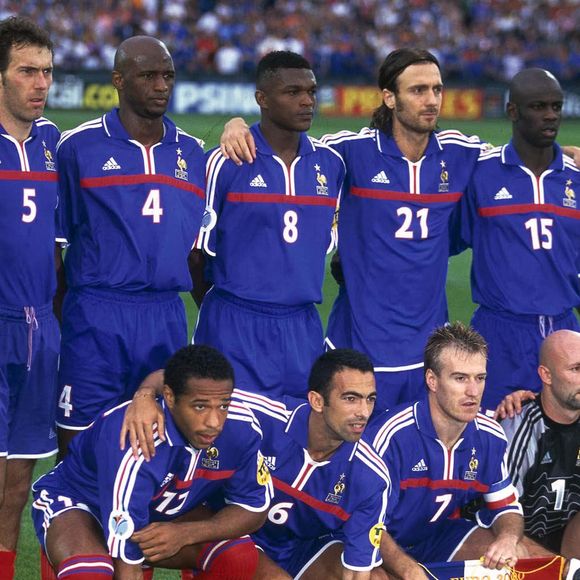 Zidane, Laurent Blanc, Patrick Vieira, Marcel Desailly, Christophe Dugarry, Lilian Thuram, Thierry Henry, Youri Djorkaeff, Didier Deschamps, Fabien Barthez, Bixente Lizarazu pendant la finale de l'Euro 2000.

© Bestimage