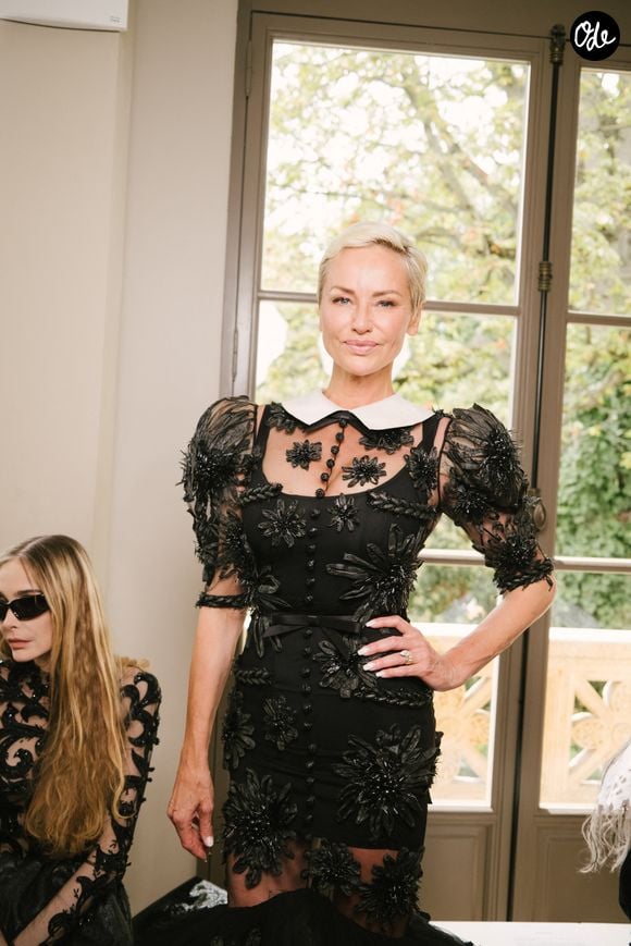 Adriana Karembeu au front row du défilé de mode Yanina Couture Collection Haute Couture Automne/Hiver 2026-2027 lors de la Fashion Week de Paris (PFW) au Pavillon Gabriel, France, le 7 juillet 2026. © Sam Delpech/Bestimage