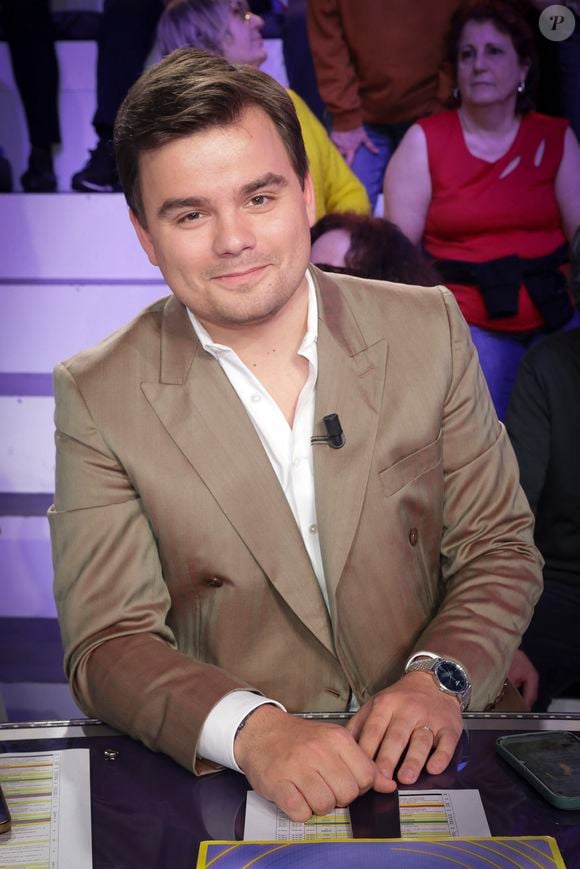 Exclusif - Gauthier Le Bret sur le plateau de l’enregistrement de l’émission « Face à Hanouna » présentée par C.Hanouna et diffusée sur C8 le 07 avril 2024, à Paris, France, le 04 avril 2024. © Jack Tribeca / Bestimage