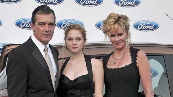 Antonio Banderas partage un moment complice avec son ex-femme Melanie Griffith et leur fille, Stella