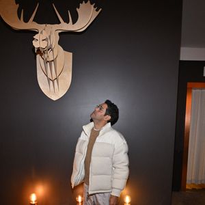 Jamel Debbouze assiste au Dîner Elle lors du 29ème Festival du Film de l'Alpe d'Huez à l'Alpe d'Huez, France, le 20 janvier 2026. Photo par Julien Reynaud/APS-Medias/ABACAPRESS.COM