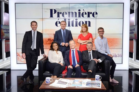 Christophe Person, Christophe Delay, Adeline Francois, Julien Mielcarek, Ashley Chevalier, Christophe Barbier et Nicolas Doze, les presentateurs de la Premiere Edition de BFM TV posent pour une photo de rentree a Paris, France le 25 Aout 2017. Photo by Aurore Marechal/ABACAPRESS.COM