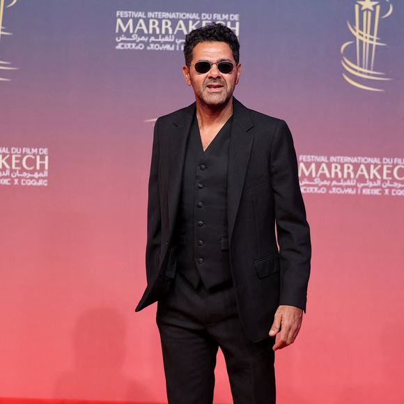 Jamel Debbouze au photocall de la cérémonie d'hommage à Sean Penn lors de la deuxième journée du 21e Festival international du film de Marrakech, le 30 novembre 2024 à Marrakech, Maroc. © Dominique Jacovides/Bestimage
