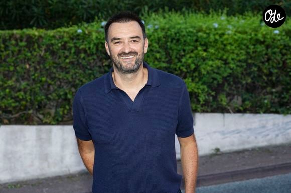 Exclusif - Cyril Lignac - Manu Payet présente son nouveau spectacle "Emmanuel 2 " lors des "Nuits Classiques" du festival de Ramatuelle 2026. Le samedi 1er août 2026 à 21h30, le Théâtre de Verdure de Ramatuelle a accueilli cet événement incontournable du Golfe de Saint-Tropez. © Cyril Bruneau/Festival de Ramatuelle/Bestimage