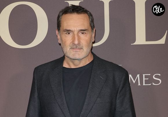 Il reconnaît avoir été inquiet à la naissance d'Ava.

Gilles Lellouche au photocall de la première du film "Moulin" au cinéma Max Linder Panorama à Paris le 15 octobre 2026. © Coadic Guirec / Bestimage