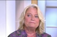 Marina Carrère d'Encausse dans "C l'hebdo" sur France 5