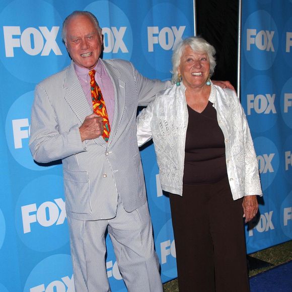 Il était l'un des plus celebres "mechants" de l'histoire de la television mondiale : le magnat du petrole JR Ewing est mort, dans un hopital de Dallas, des suites d'un cancer. Il avait 81 ans
FAMEFLYNET / BESTIMAGE