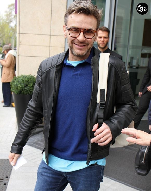 Exclusif - Jeanfi Janssens à la sortie des studios de la radio RTL à Paris, le 3 avril 2026.