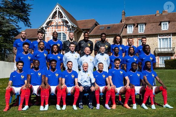 Theo Hernandez, Benjamin Pavard, Randal Kolo Muani, Lucas Chevalier, Mike Maignan, Brice Samba, Mattéo Guendouzi, Lucas Digne, Jonathan Clauss Desire Doue, Bradley Barcola, Jules Koundé, Guy Stéphan, Ousmane Dembélé, Michael Olise, Manu Kone Warren Zaïre-Emery, Ibrahima Konaté, Aurélien Tchouameni, Adrien Rabiot, Didier Deschamps, Kylian Mbappé, William Saliba, Dayot Upamecano, Eduardo Camavinga - 2025 - (Baptiste Autissier / PsnewZ / Bestimage).