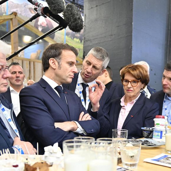 Le President de la Republique Emmanuel Macron et la ministre de l'Agriculture et de la Souveraineté alimentaire, Annie Genevard inaugurent le Salon International de l’Agriculture a Paris, le samedi 22 fevrier 2025.
© Jeanne Accorsini / Pool / Bestimage Paris, France.
