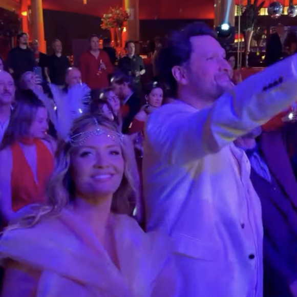À la sortie de la paroisse, les jeunes mariés ont poursuivi la fête dans une grande salle parisienne.

Mariage d'Eric Antoine et Gennifer Demey sur Instagram.

Photo : Instagram