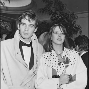 Une promesse que Pierre Cosso a du mal à digérer, comme il l'a confié aux journalistes de "Schnock".

Archives - Pierre Cosso et Sophie Marceau en 1983.

Photo : Rinfodd-Paterson / Bestimage