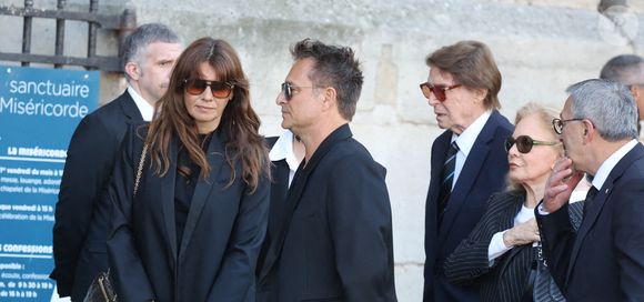 Une cérémonie d’hommage s’est tenue le 24 avril à l’Église Saint-Sulpice, près de son domicile.

David Hallyday et sa femme Alexandra Pastor, Sylvie Vartan et son mari Tony Scotti - Obsèques de Nathalie Baye en l'église Saint-Sulpice à Paris. © Dominique Jacovides - Coadic Guirec / Bestimage