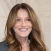 Carla Bruni, Deva Cassel et Laetitia Casta illuminent le défilé Dior, Pamela Anderson apparaît une nouvelle fois au naturel