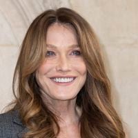 Carla Bruni, Deva Cassel et Laetitia Casta illuminent le défilé Dior, Pamela Anderson apparaît une nouvelle fois au naturel