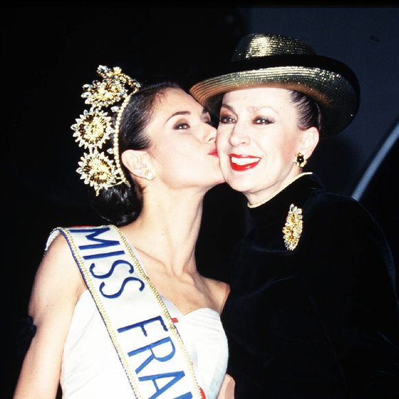 Valérie Claisse Miss France 1994 et Geneviève de Fontenay. BOWEN / BESTIMAGE